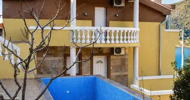 Villa 4 bedrooms in Tivat, Montenegro