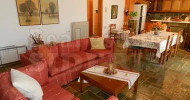 Haus 4 zimmer in Loutraki Perachora Agioi Theodoroi Municipality, Griechenland