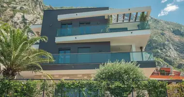 Haus 5 Schlafzimmer in 7 Seaview Penthouse Kotor Bay, Montenegro