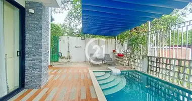 4 bedroom house in Sangkat Veal Sbov, Cambodia