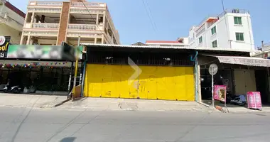 Commercial property 180 m² in Sangkat Boeung Salang, Cambodia