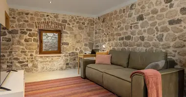Casa 2 habitaciones en Skaljari, Montenegro