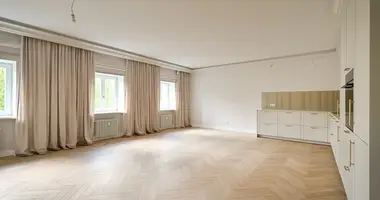 Wohnung 4 zimmer in Riga, Lettland
