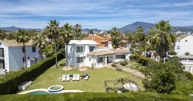 3 bedroom house in Estepona, Spain