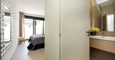 Villa 4 bedrooms in La Mata, Spain