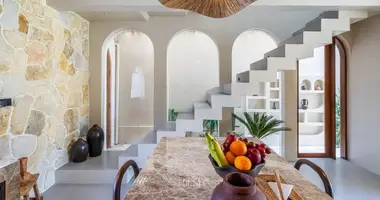 Villa 2 bedrooms in Tumbak Bayuh, Indonesia