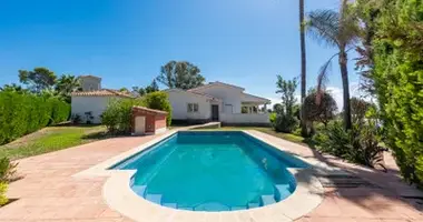4 bedroom house in Estepona, Spain