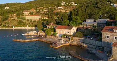Haus 4 Schlafzimmer in Lustica, Montenegro