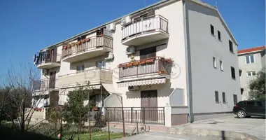 2 room apartment in Kastel Stari, Croatia