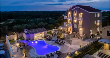 Haus 8 Schlafzimmer in Zackon, Kroatien