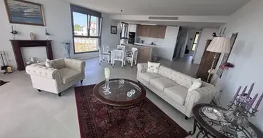 Apartamento 3 habitaciones en Estepona, Španjolska