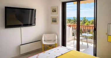 Villa 4 rooms in Kassandrino, Greece