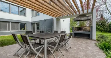 Casa 6 habitaciones en Lucko, Croacia