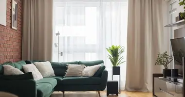 Mieszkanie 3 pokoi w Warszawa, Polska