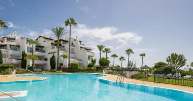 Mieszkanie 4 pokoi w Estepona, Hiszpania