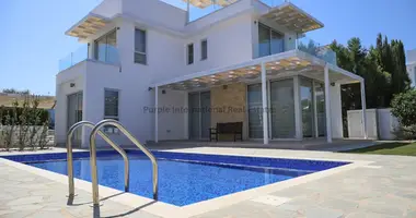 Villa 4 bedrooms in Paralimni, Cyprus