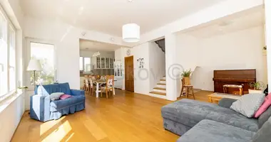 5 room house in Kastel Luksic, Croatia