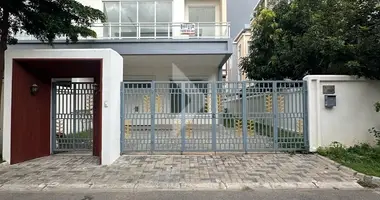 Casa 4 habitaciones en Khan Chroy Changvar, Camboya