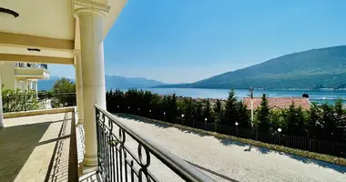 Квартира 3 комнаты в Херцег-Нови, Черногория