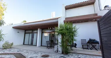 Casa 4 habitaciones en Distrito de Nicosia, Chipre