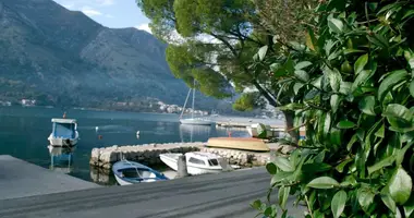 Haus 5 Schlafzimmer in Dobrota, Montenegro