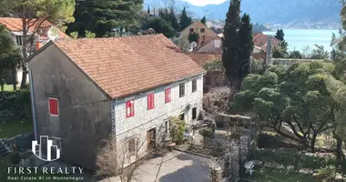 Casa 4 habitaciones en Dobrota, Montenegro