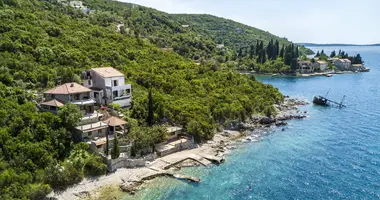 Villa 4 bedrooms in Lustica, Montenegro
