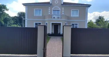 Casa en Samahvalavicy, Belarús