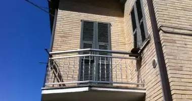 Reihenhaus 8 zimmer in Terni, Italien