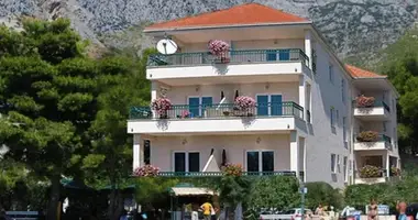 House 10 bedrooms in Makarska, Croatia