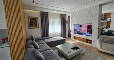 Квартира 4 комнаты в Тирана, Албания