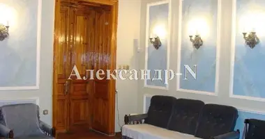 5 room apartment in Odesa, Ukraine