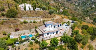 5 bedroom house in Spain
