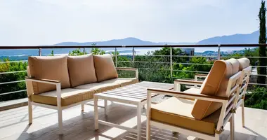 3 bedroom apartment in Skaljari, Montenegro