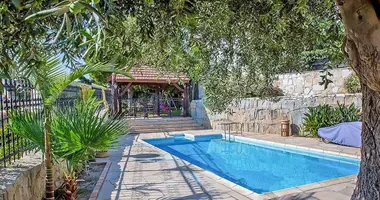 Apartment 6 bedrooms in Limassol, Cyprus
