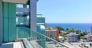 Apartamento 3 habitaciones en Koinoteta Agiou Tychona, Chipre