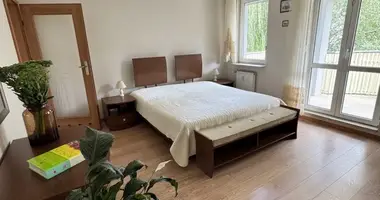 Mieszkanie 4 pokoi w Poznań, Polska