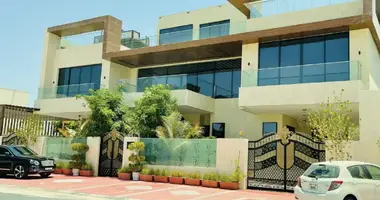Villa 7 bedrooms in Dubai, United Arab Emirates