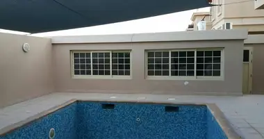 Villa 5 bedrooms in Abu Dhabi, United Arab Emirates