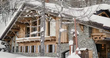 Chalet 5 bedrooms in Lyon, France