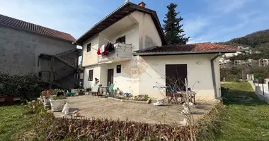 Квартира 4 комнаты в Черногория