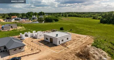Casa en Pikutiskes, Lituania