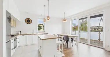 Appartement 4 chambres dans Zabki, Pologne