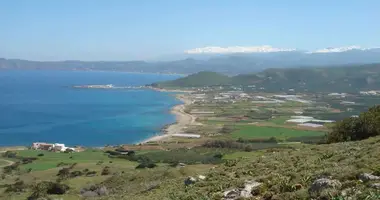 Участок земли в Кисамос, Греция