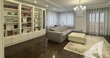 4 room apartment in Muchaviecki sielski Saviet, Belarus