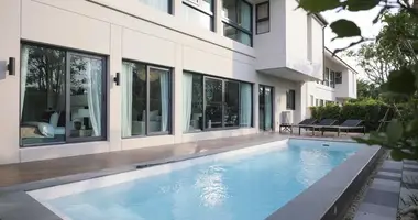 Villa 4 bedrooms in Pattaya City, Thailand