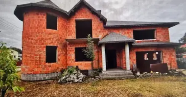 Dom 5 pokojów w Marki, Polska