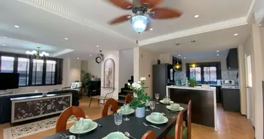 Дом 4 спальни в Паттайя, Таиланд