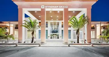 Отель 121 м² в Loule, Португалия