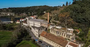 Propriété commerciale 5 972 m² dans Porto, Portugal